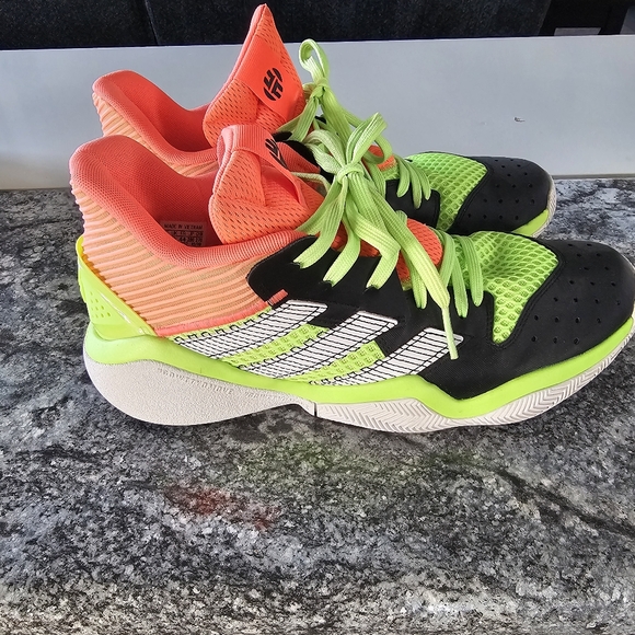 Mens Adidas Basketball Shoes - Picture 2 of 5